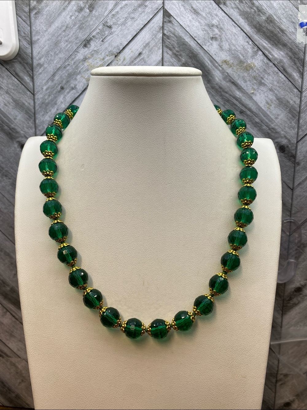 Green Faceted Glass 20 inch hand knotted Aprilsplace gold accent